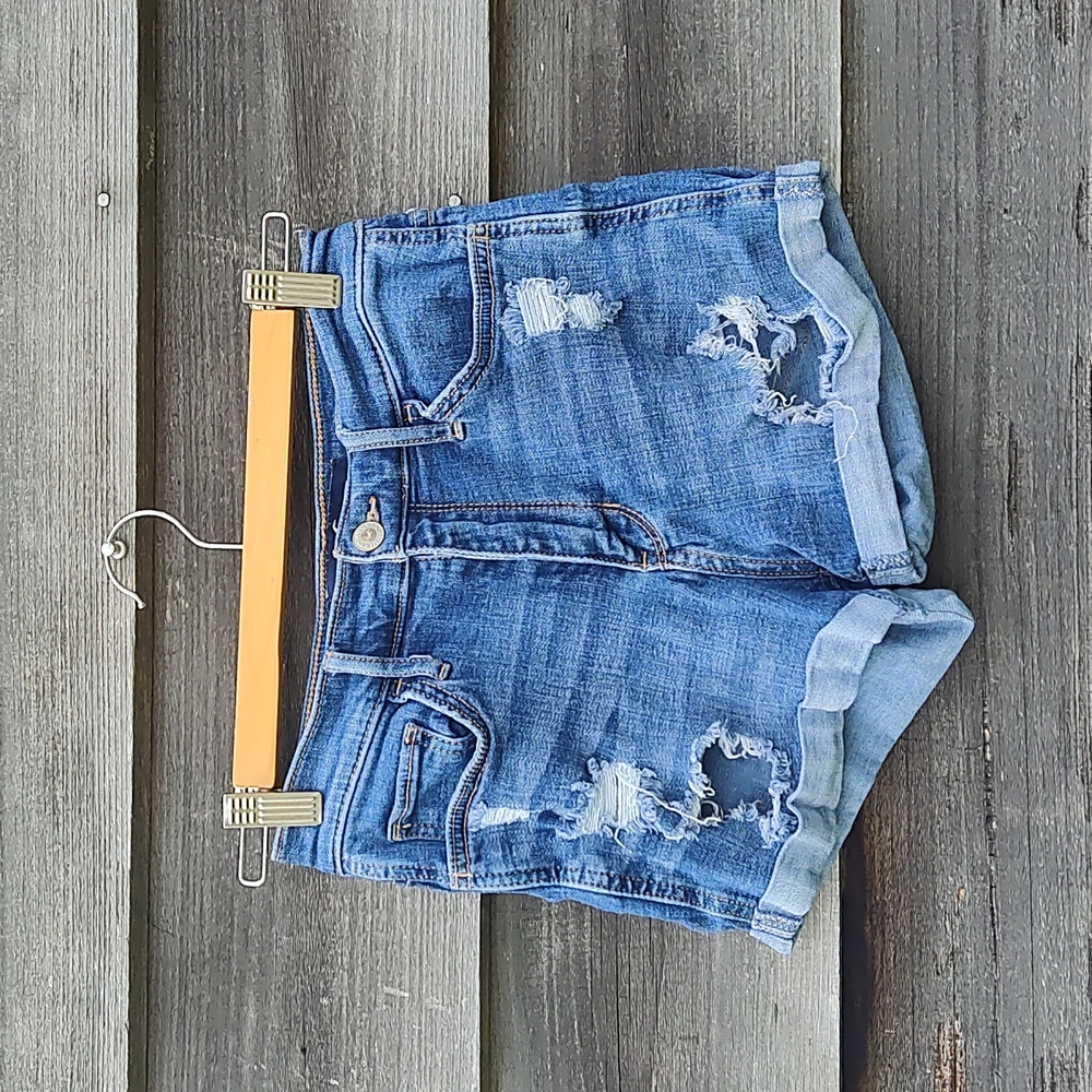 Hollister High-Rise Short-Short advanced stretch distressed ripped cuffed - 3/26